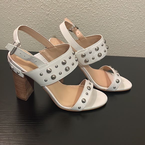 Women’s Guess White Block Heels. - Picture 6 of 6
